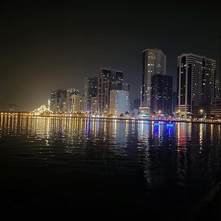 Arnim Suite - 3 Bedrooms Apartment Sharjah Exterior photo