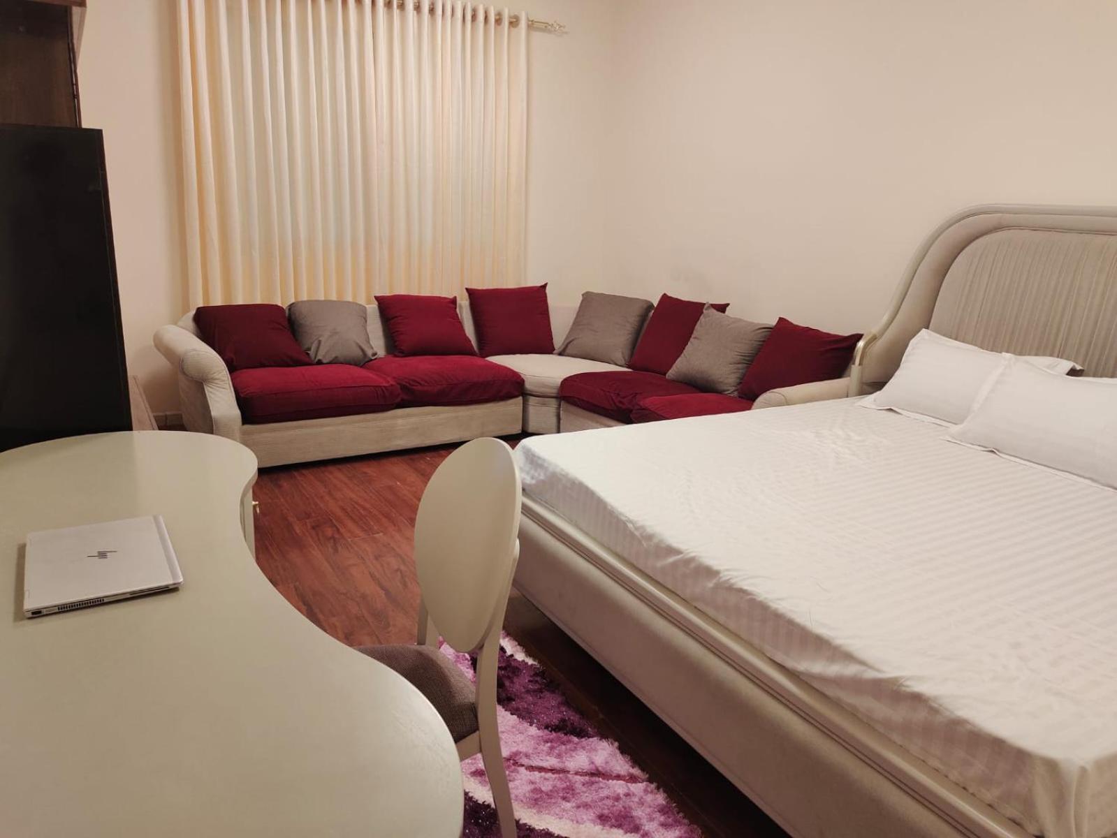 Arnim Suite - 3 Bedrooms Apartment Sharjah Exterior photo